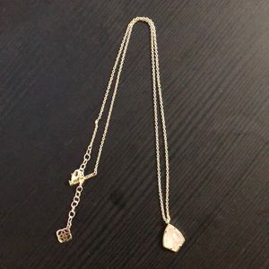 Kendra Scott necklace